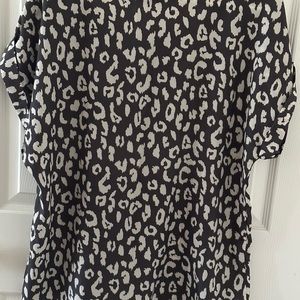Women’s shirts size L color black and white
